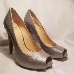 Weitzman Designer Peep Toe Heels

Ladies Size 6M